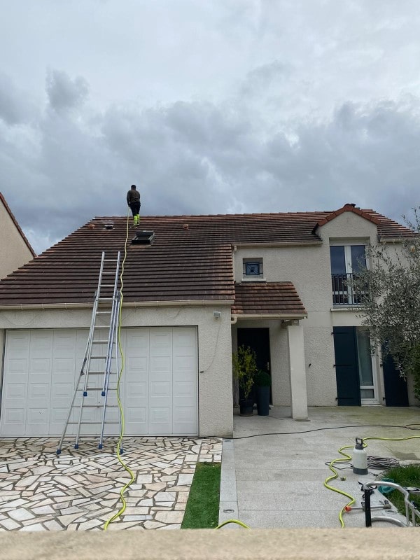 nettoyage tuiles toiture avant